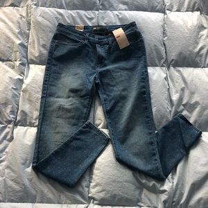 Women’s Levi’s jeans